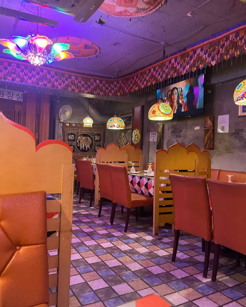 Amma Indian Restaurant (Sinchon) — interior