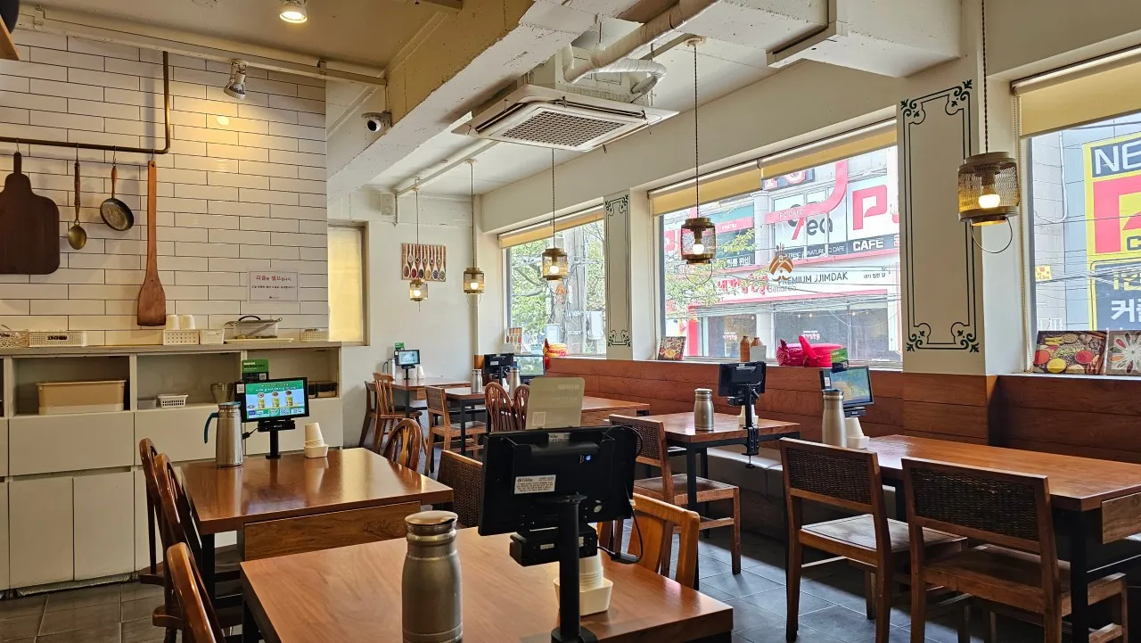 Benares (Main Branch) — interior