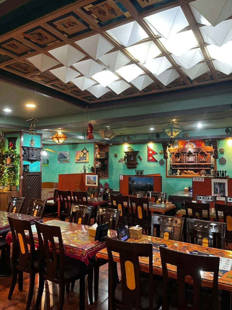 Everest Restaurant — interior