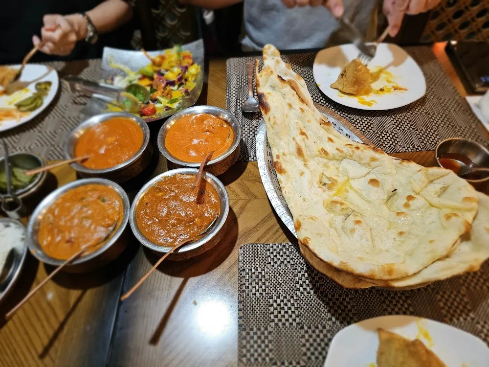 Om Restaurant & Café (Gwanghwamun Branch) — signature dish: Today's Lunch Set