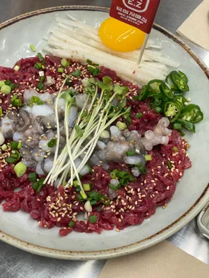 Uke Zamezip Main Store — signature dish: Yuktangi (Beef Tartare with Chopped Octopus)